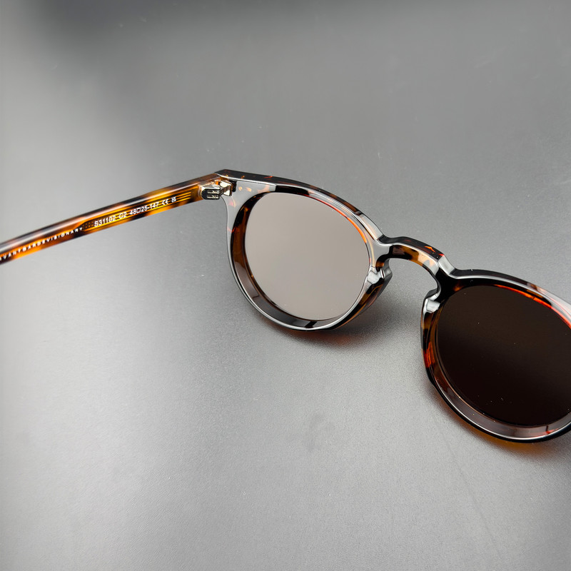 عینک آفتابی پنتوس (Pantos) آلبرت وگ مدل S31102C2 Acetate Avantgarde Visionary