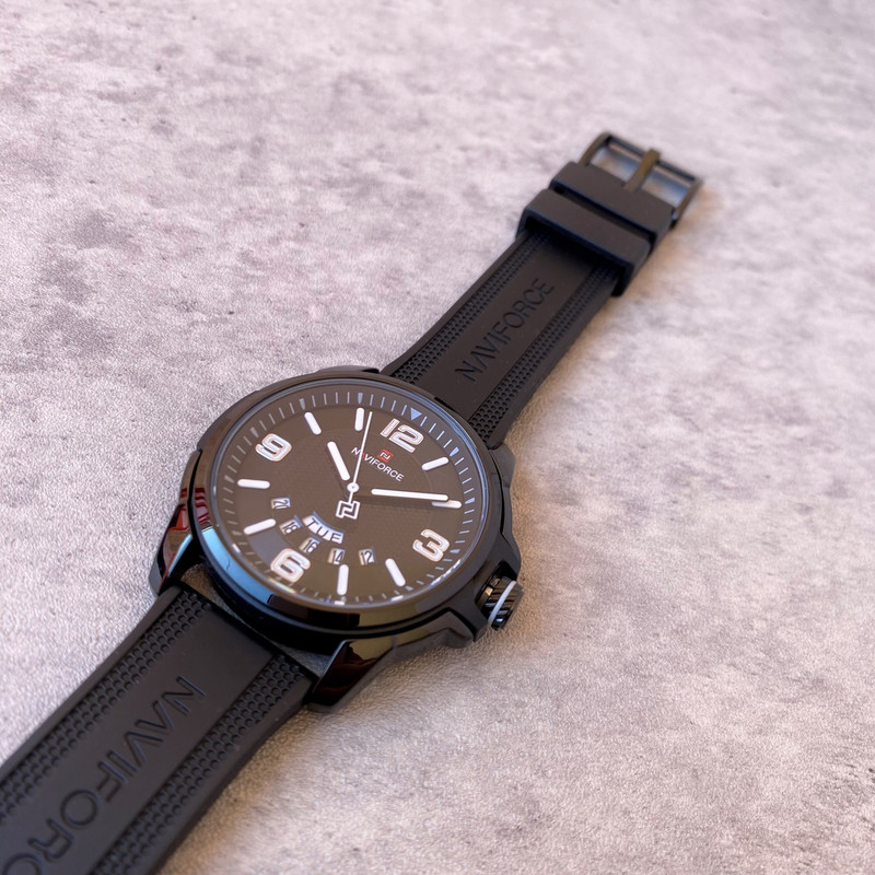 ساعت مچی عقربهای مردانه نیوی فورس مدل NF9215