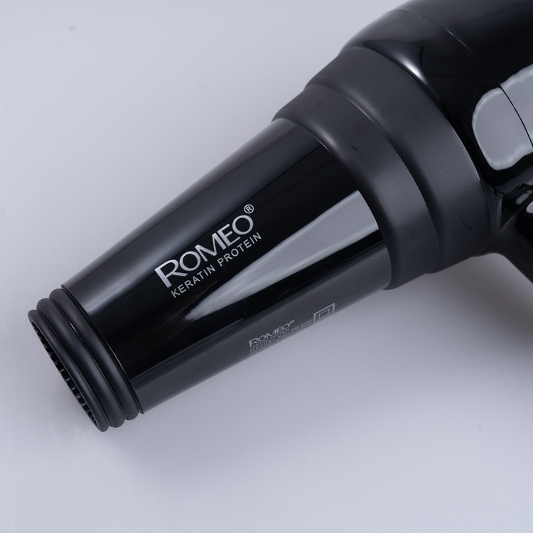 سشوار حرفهای 2400 وات رومئو مدل RM-5252، موتور AC، وزن 682 گرم، دارای سری متمرکزکننده باریک با ویژگی صافکنندگی، با قابلیت فناوری تولید یون