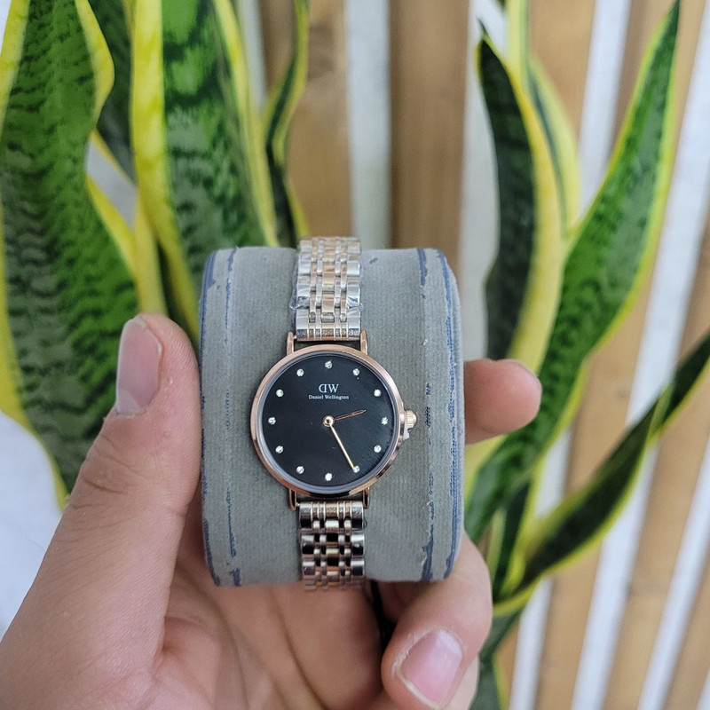ساعت مچی عقربه ای زنانه مدل D04