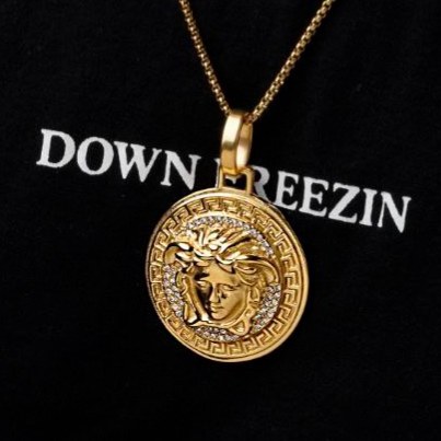 گردنبند های اسپرت  طرح ورساچه Versace نگین کاری شده رنگ ثابت کد zsm (پس کرایه)
