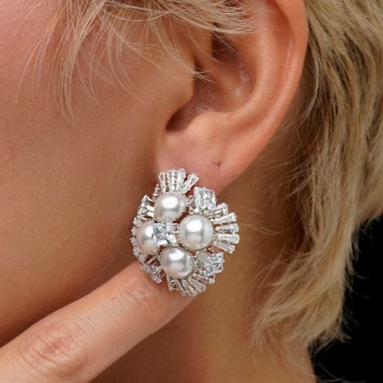 گوشواره جواهری طرح مرواریدی زیبا رنگ کاملا ثابت کد bn (پس کرایه)
