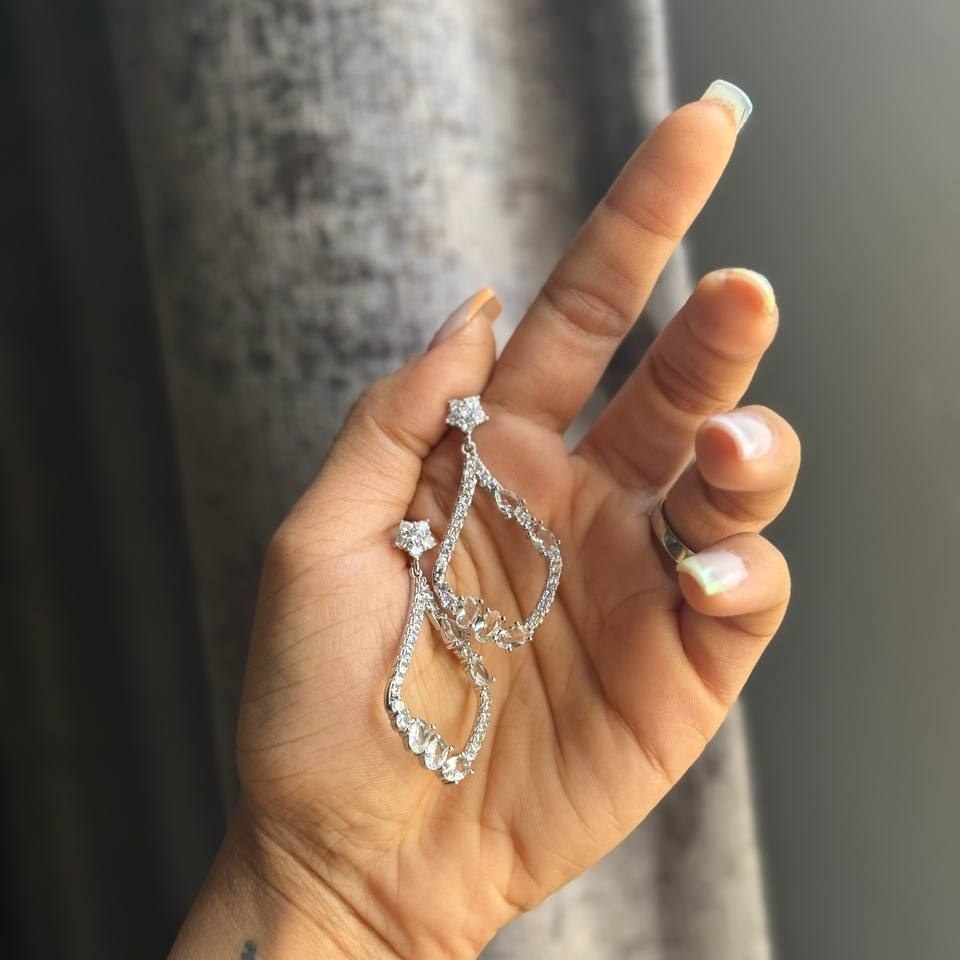 گوشواره طرح جواهری طرح ستاره نگین مروارید آویز تنوع طرح رنگ ثابت کد sm (پس کرایه)