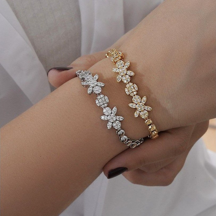 دستبند زنانه فول نگین جواهری طرح متنوع کیفیت عالی رنگ ثابت طلایی و نقره ای کد MP