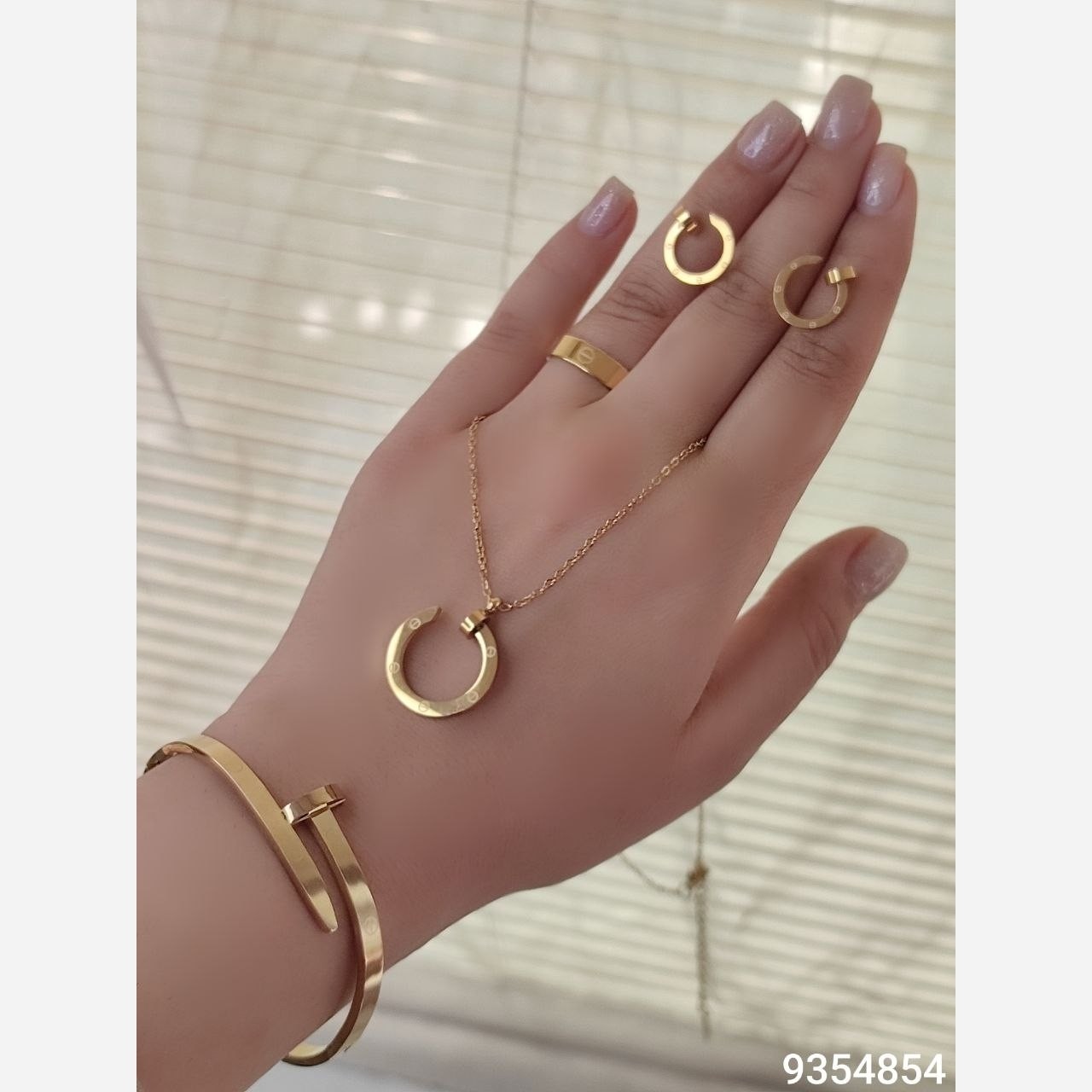 سرویس استیل میخی کارتیر