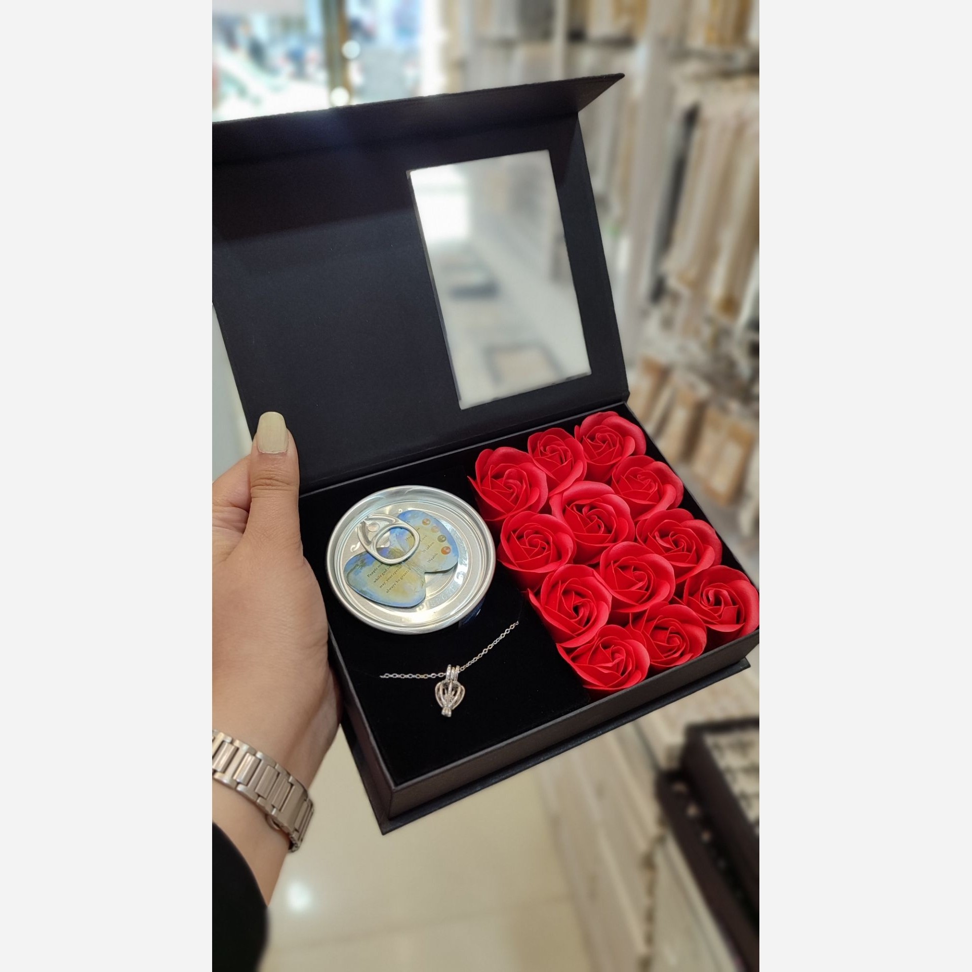 پک هدیه  مروارید عشق اورجینال مشکی همراه با بگ مخصوص هدیه