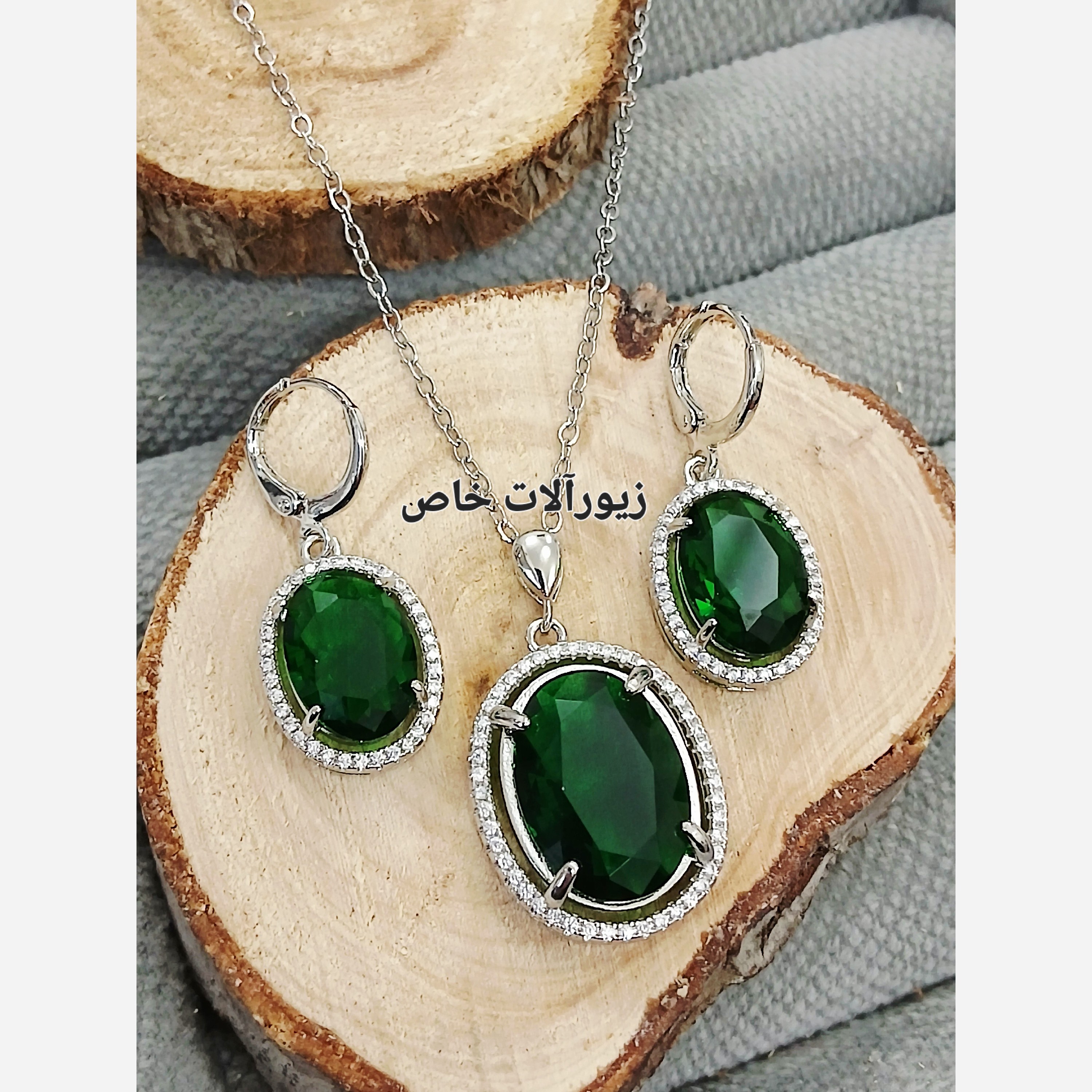 نیم ست جواهری طرح نقره سبز جواهری نقره ای