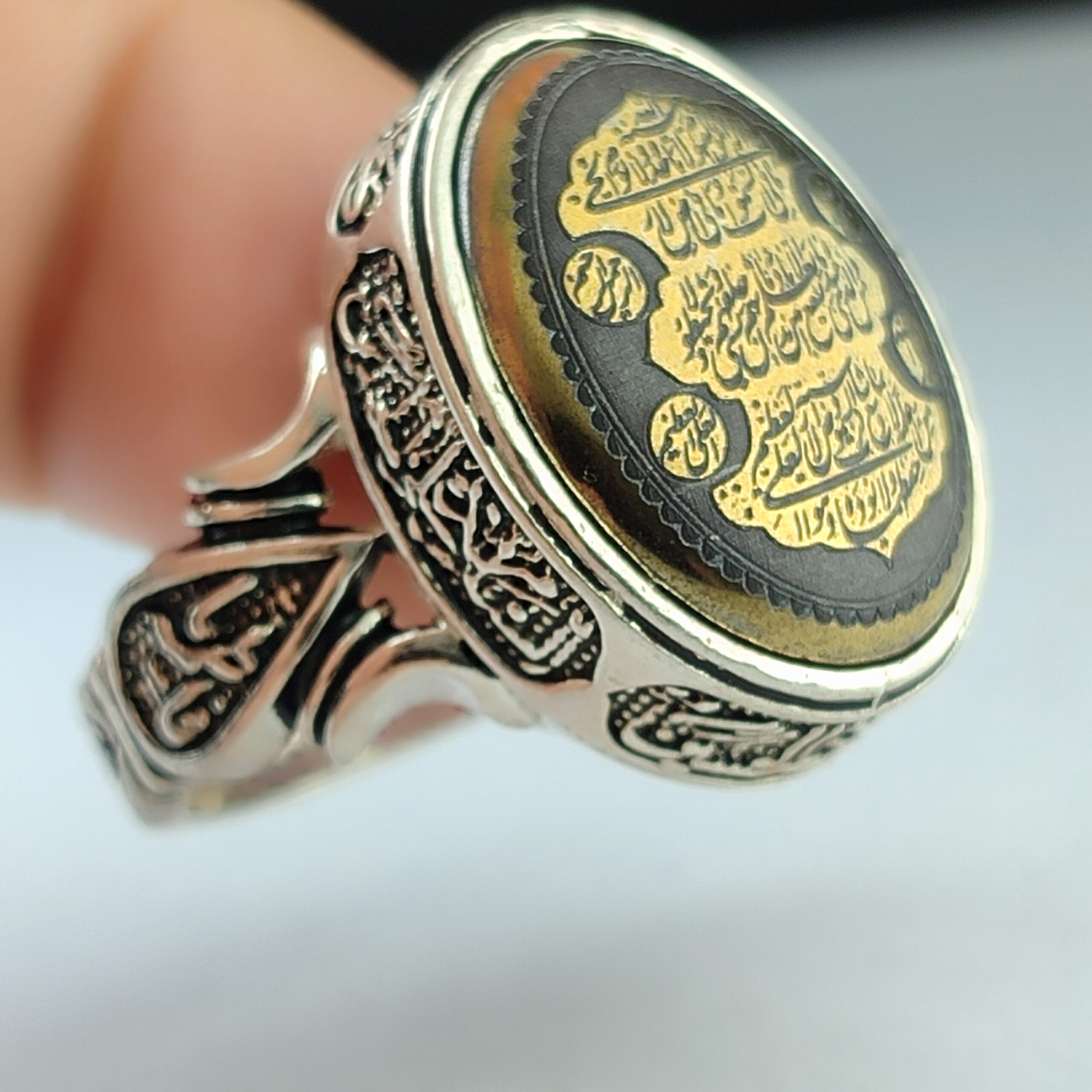 انگشتر نقره باسنگ حدید حکاکی آیت الکرسی رکاب چهارسلام  کد 2939