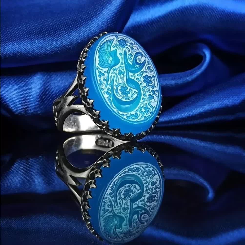 انگشتر نقره باسنگ عقیق باسنگ عقیق آبی حکاکی علی  کد 2538