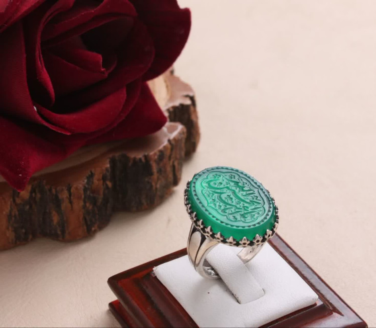 انگشتر عقیق سبز اصل با رکاب پا اردکی و حکاکی "یا اباعبدالله الحسین" کد 2082